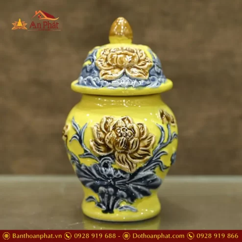 choe tho dap noi hoa sen gom vang su bat trang dt75400004