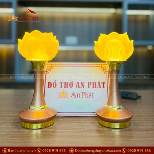 Đèn thờ cúng bằng điện thân đồng cao 20cm