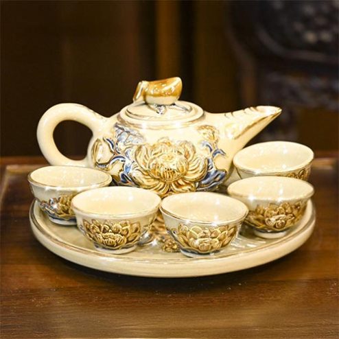 Bộ Ấm Chén Trà Thờ Men Hoàng Thổ Đắp Nổi Vẽ Vàng DT848