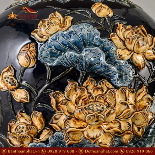 choe tho bat trang xanh coban dap noi hoa sen dt97600003