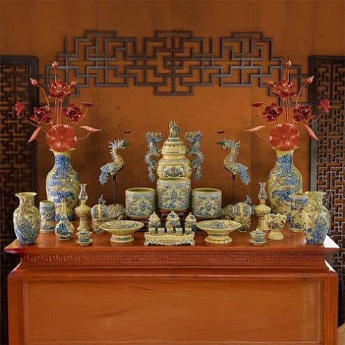 Bộ Đồ Thờ Gia Tiên Hoàng Tộc Đầy Đủ Gốm Sứ Bát Tràng Đắp Nổi BDT187