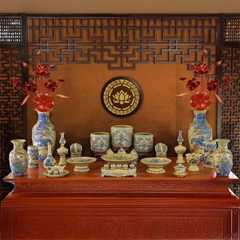 Bộ Đồ Thờ Gia Tiên Hoàng Tộc Gốm Sứ Bát Tràng Đắp Nổi BDT186