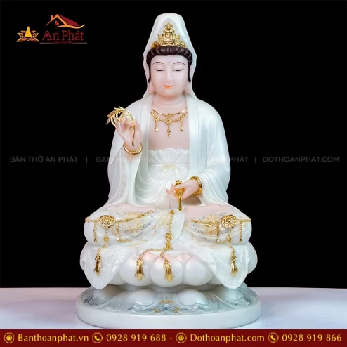 Tượng Quan Thế Âm Bồ Tát ngồi đá