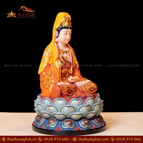 Tượng Quan Thế Âm Bồ Tát ngồi đá