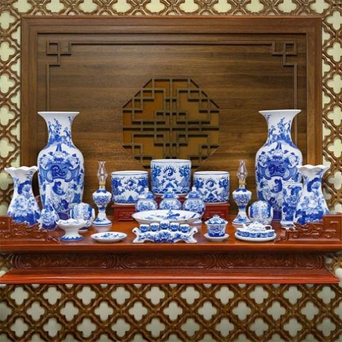 Bộ Đồ Thờ Bát Tràng Men Lam Vẽ Tay Cho Bàn Thờ Gia Tiên BDT11911