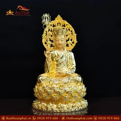 bo tuong ta ba tam thanh dat vang an bao dang ngoi t235100010