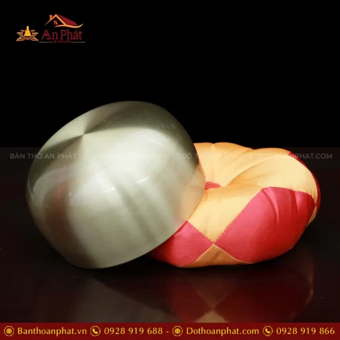 Mua chuông mõ tụng kinh