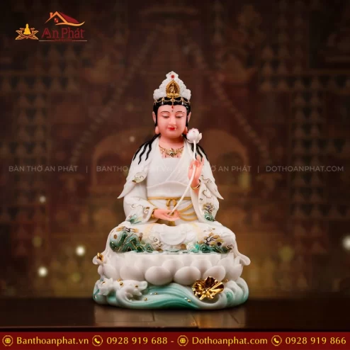 Tôn Tượng Đại Thế Chí Bồ tát để bàn thờ