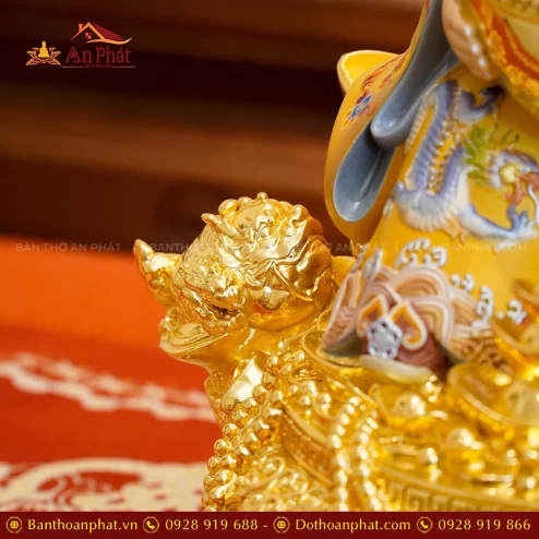 Tuong Than Tien Quan Loc Ngoi Dong Dat Vang 2477 9