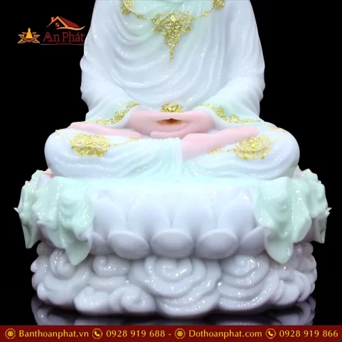 tuong phat thich ca mau ni bot da xanh thien thanh dang ngoi non nuoc t261500005